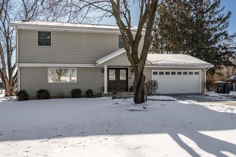 Photo of 2282 Bootmaker Drive, Beloit, WI 53511 (MLS # 2015534)