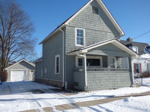 Photo of 827 Garfield Avenue, Beloit, WI 53511 (MLS # 2015496)