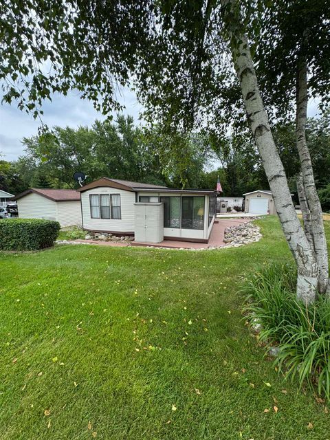 Photo of 398 Skyline Drive, Edgerton, WI 53534 (MLS # 2004943)